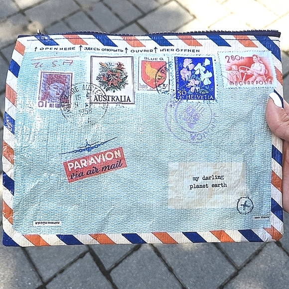 Blue Q Handbags - Blue Q Darling Planet Earth Airmail Zip Pouch